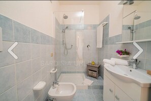 Huis, 2 slaapkamers, roken, privézwembad | Badkamer