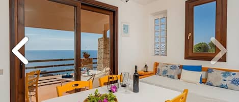 House, 2 Bedrooms, Smoking, Private Pool | Interior