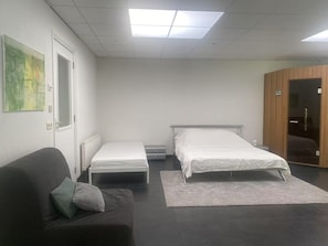 1 bedroom, WiFi, bed sheets