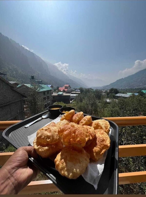 Termasuk sarapan bufet setiap hari