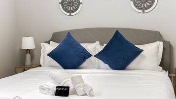 2 bedrooms, desk, iron/ironing board, travel crib