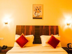 Phòng Executive | Bộ đồ giường cao cấp, bàn, giường gấp/giường phụ (phụ phí)