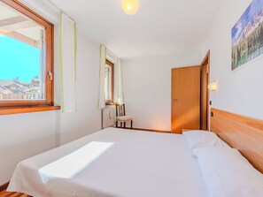 2 bedrooms, Internet