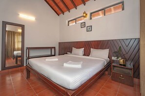 Comfort Room, Courtyard View