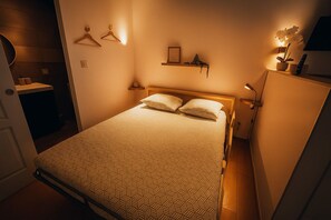 1 bedroom, travel crib, free WiFi, bed sheets