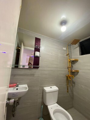 Bathroom - Golden Loft with Mood Lighting,Stylish Staycation Loft • Fast Wi-Fi, Soft Couch (Pasay City)