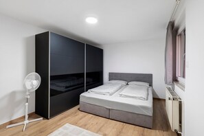 3 bedrooms, WiFi, bed sheets - Apartment 'Strasbourg' with Wi-Fi (Willstätt)
