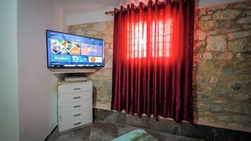 Apartment, Balcony, Courtyard View | Free WiFi