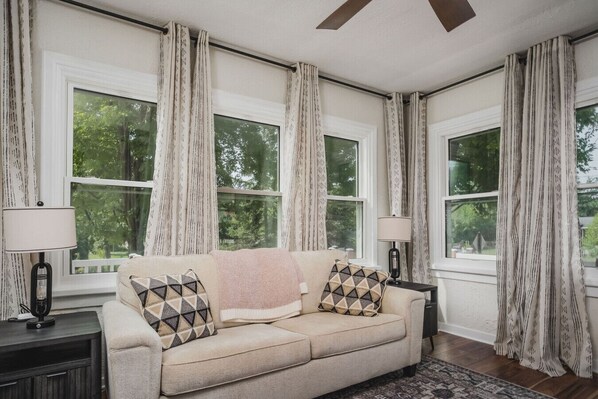 Smart TV, fireplace, offices