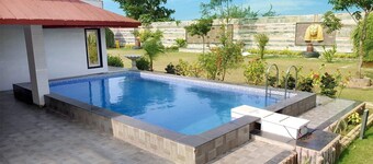Cozy 1-bedroom bungalow with AC and fitness room in lovely UBHARAT