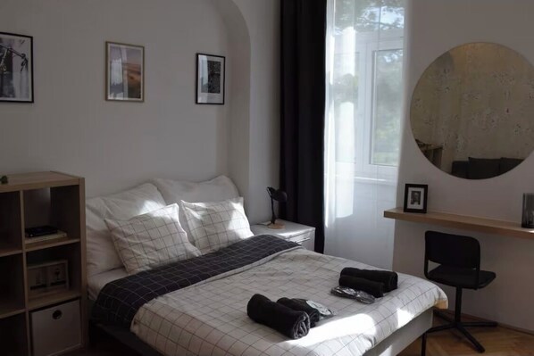 1 bedroom, travel cot, free WiFi, bed sheets