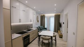 Réfrigérateur, four, plaque de cuisson, lave-vaisselle