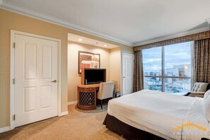 1 bedroom, desk, iron/ironing board, WiFi