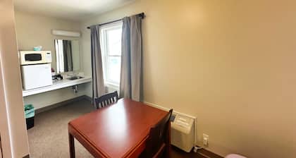 Cozy Stay in Lake City- 2 Double Beds suite