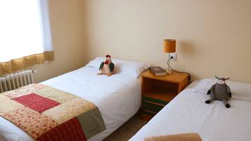 5 dormitorios, tabla de planchar con plancha, wifi y ropa de cama