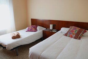 5 Schlafzimmer, Bügeleisen/Bügelbrett, WLAN, Bettwäsche