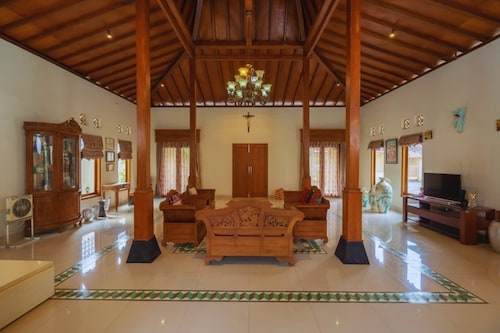 Griya Bayan Kraguman