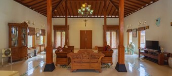 Griya Bayan Kraguman