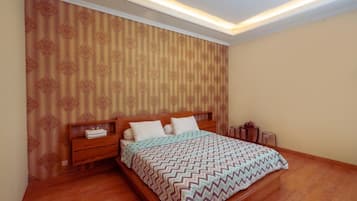 Classic Villa, 3 Bedrooms, Kitchen, Courtyard Area