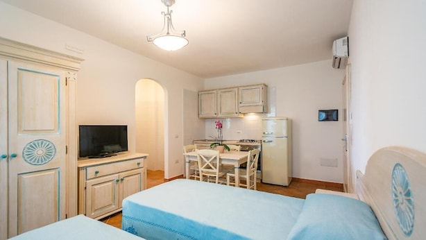Room amenity - Charming Baia Marina Apartment (Orosei)