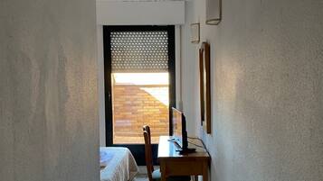 Desk, laptop workspace, free WiFi