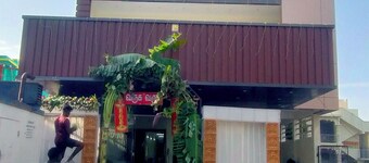 SRI NAVANEETHA KRISHNA MAHAL & RESIDENCY