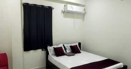 SRI NAVANEETHA KRISHNA MAHAL & RESIDENCY