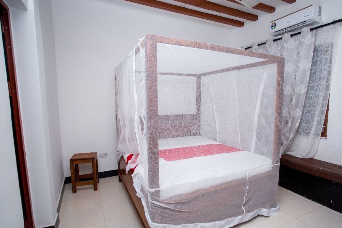 In-room safe, desk, laptop workspace, blackout curtains