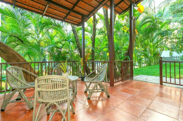 Comfort Double Room, Garden View | Terrace/patio