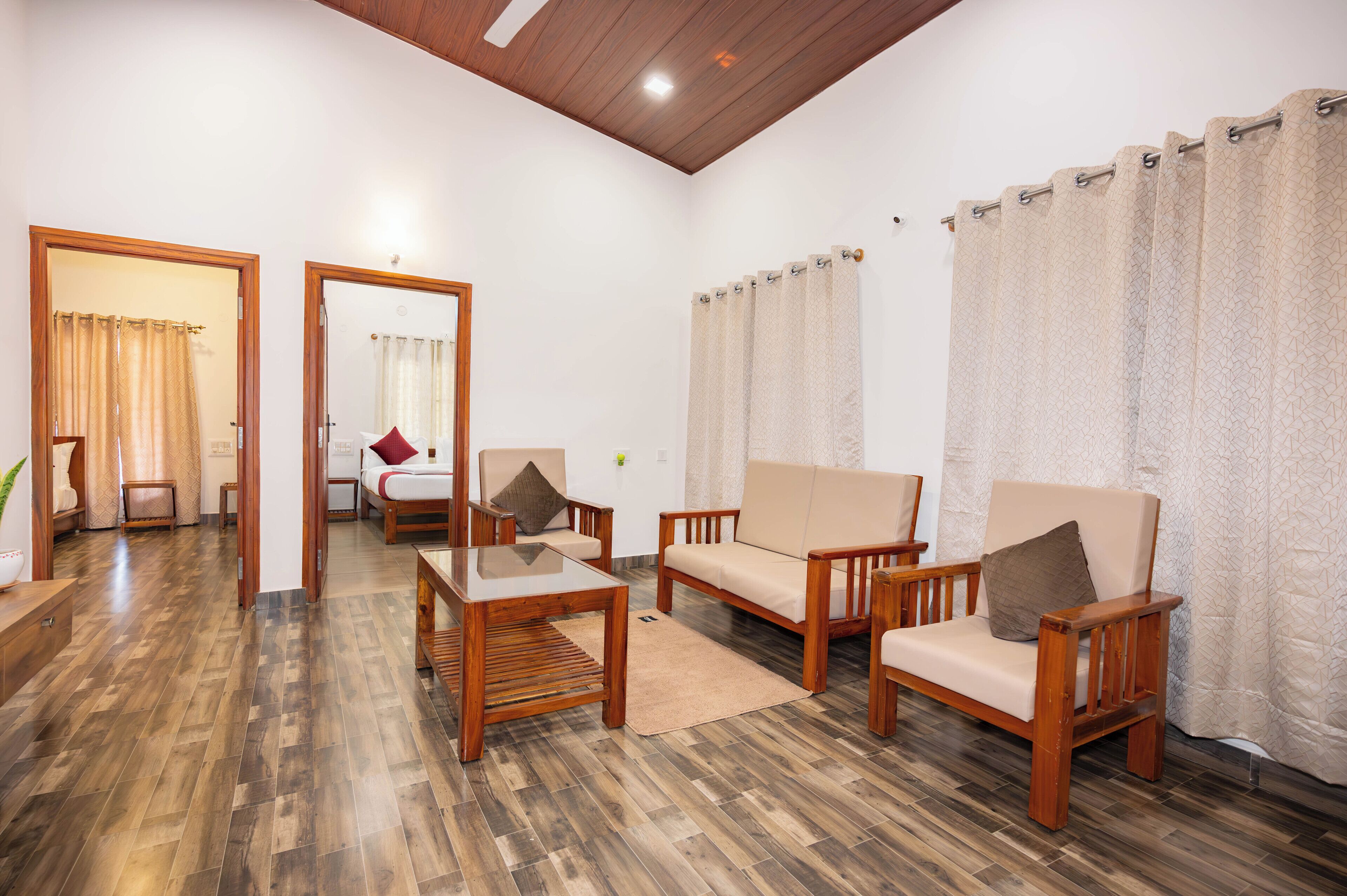 Elite Villa | Desk, iron/ironing board, bed sheets