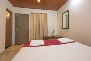 Desk, iron/ironing board, bed sheets - Deepwoodz Homestay by Z Vacations (Chikkamagaluru)