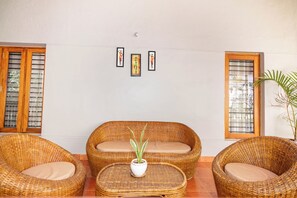 Elite Βίλα | Γραφείο, σίδερο/σιδερώστρα, κλινοσκεπάσματα 