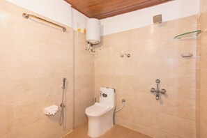 Comfort Double Room, Garden View | Bathroom | Free toiletries, hair dryer, towels, soap