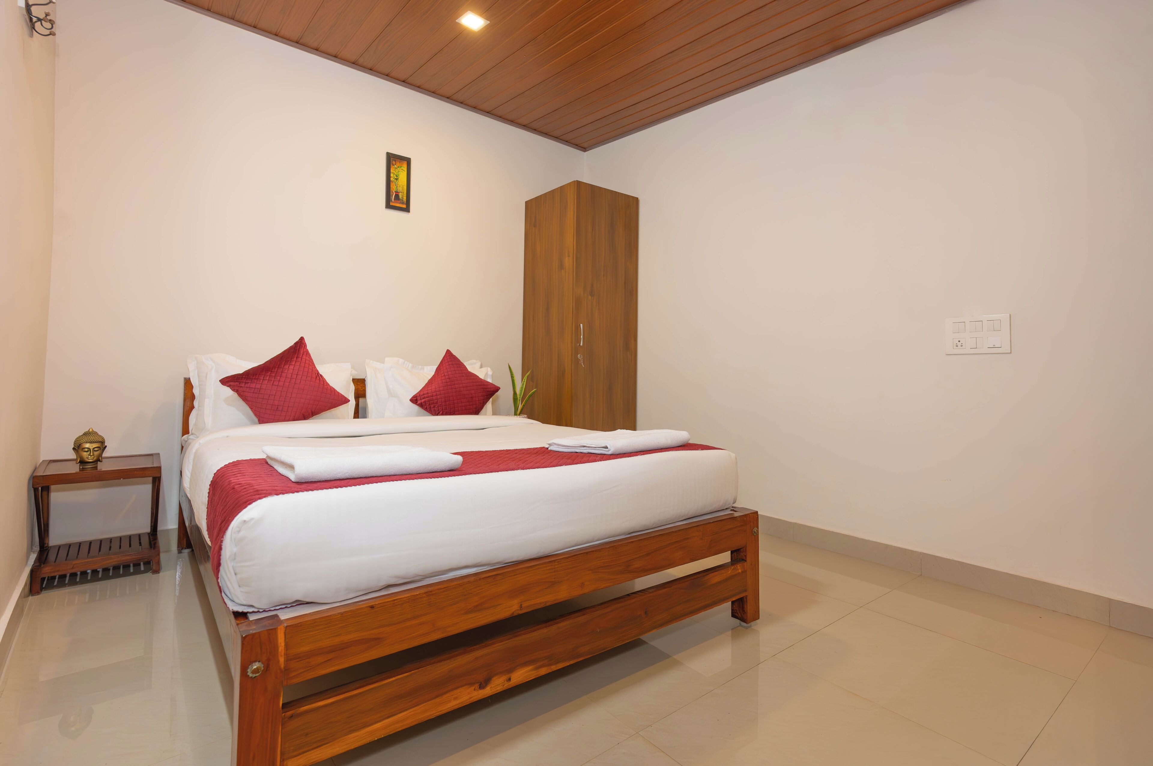 Comfort Double Room | Desk, iron/ironing board