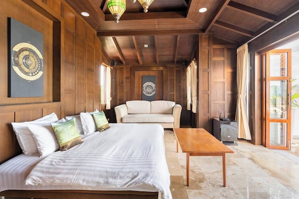 6 habitaciones, tabla de planchar con plancha, wifi y ropa de cama