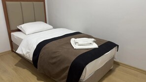ห้องเบสิกทริปเปิล | โต๊ะทำงาน, พื้นที่ทำงานแบบใช้แล็ปท็อป, Wi-Fi ฟรี