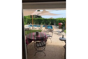 Pool - Large, pleasant villa with swimming pool (Béziers)