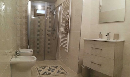 Free toiletries, hair dryer, bathrobes, slippers. Vacation home la signorina bed&breakfast