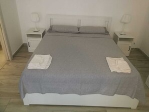 1 chambre, coffres-forts dans les chambres, Wi-Fi gratuit, draps fournis