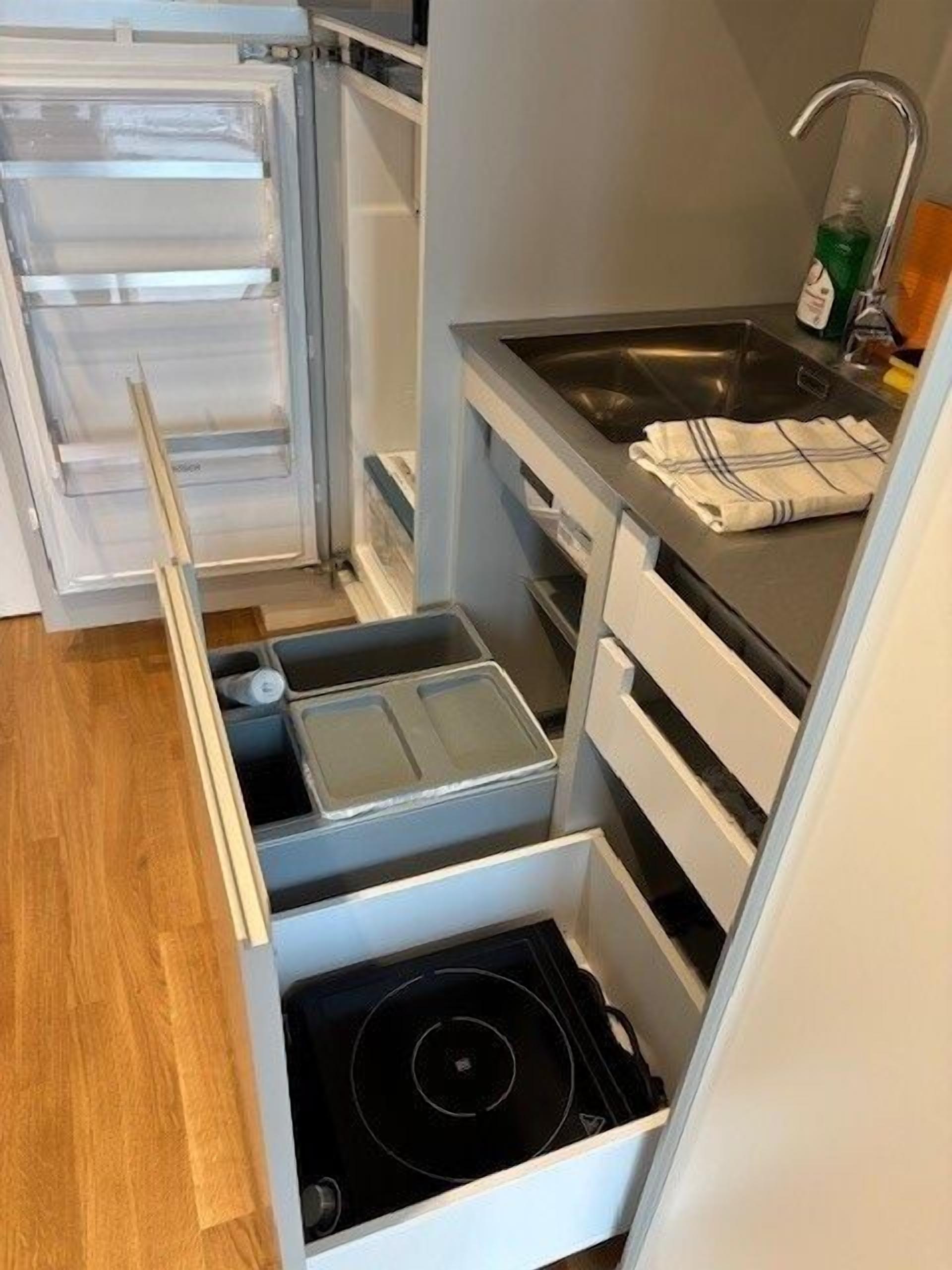 Refrigerador, microondas, horno y parrilla de estufa 