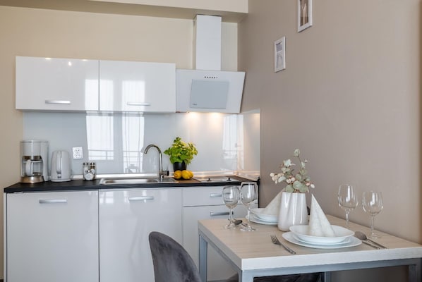 Fridge, stovetop, toaster