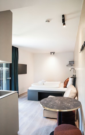 Zimmersafe, Verdunkelungsvorhänge, schallisolierte Zimmer