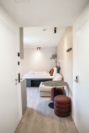 Zimmersafe, Verdunkelungsvorhänge, schallisolierte Zimmer