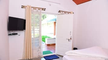 Deluxe Double Room, Garden View