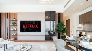 华丽公寓, 阳台, 海景 | 起居区 | 125-厘米纯平电视（配备数码频道）、Netflix、流媒体服务