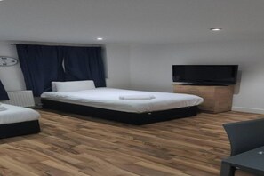 1 bedroom, iron/ironing board, internet, bed sheets