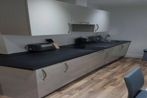 Microondas, placa de cocina