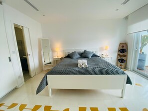 2 habitaciones, tabla de planchar con plancha, wifi y ropa de cama