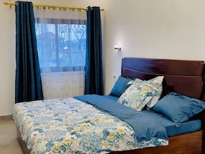 3 bedrooms, iron/ironing board, WiFi, bed sheets