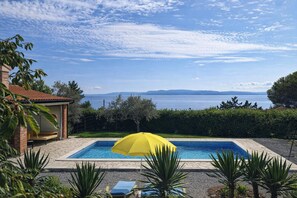 Seasonal outdoor pool - Tiny House With Private Pool Kostrena (Kostrena)